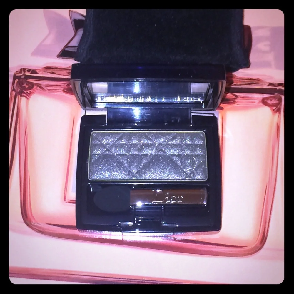 Dior silver dust eyeshadow-NEW